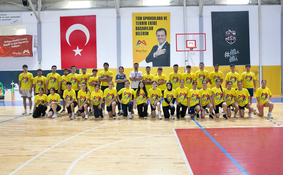 Gençler fiziki yeterlilik parkurlarını Büyükşehir’le aşıyor