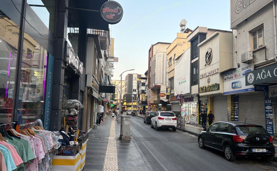 Çarşı esnafı hareketlilik bekliyor