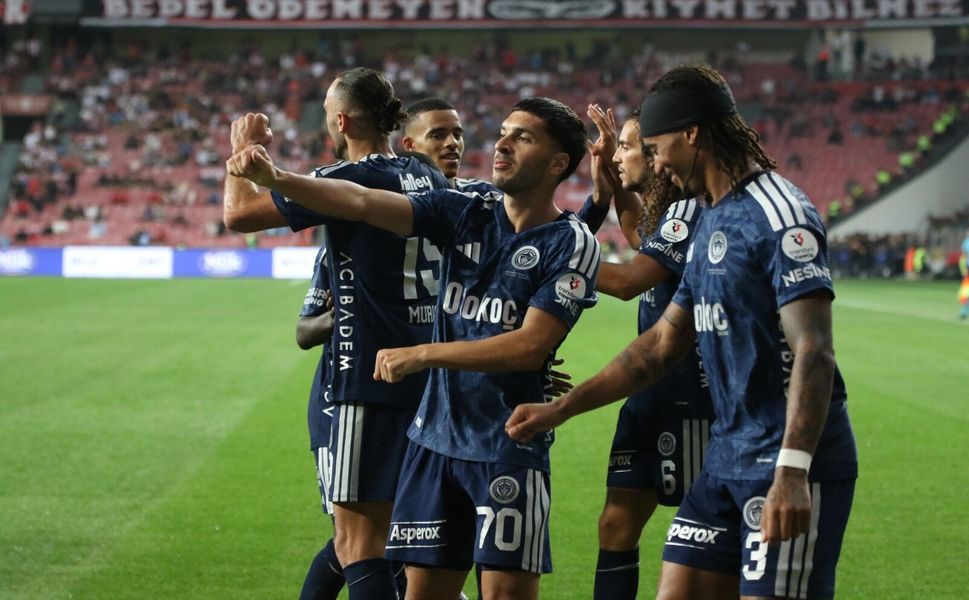 Fenerbahçe, Samsunspor deplasmanından 3 puanla döndü