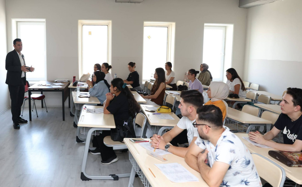 Akdeniz’de gençlere KPSS öncesi destek