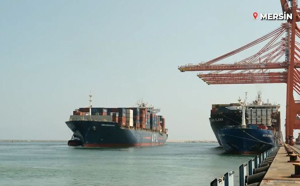 Türkiye'den Lübnan'a 15,6 tonluk tıbbi yardım malzemesi yola çıktı