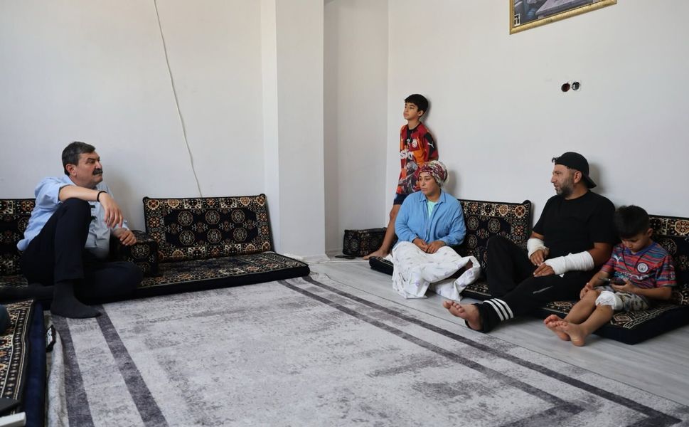 Başkan Yıldız’dan kazada yaralanan Aksaç ailesine ziyaret