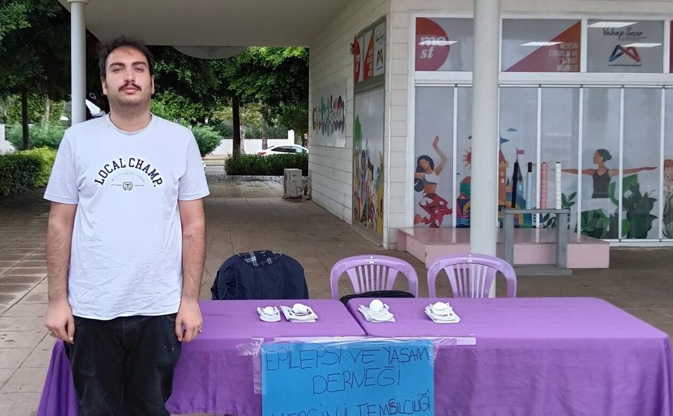 Epilepsi ve Yaşam Derneğinden farkındalık standı
