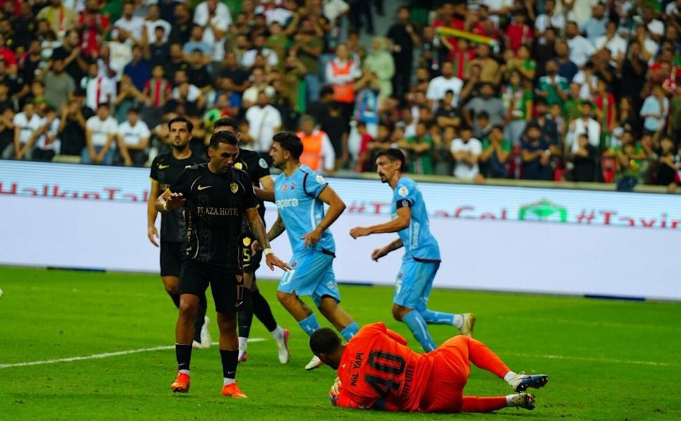 Amed Sportif evinde Trabzonspor'u 2-1 yendi