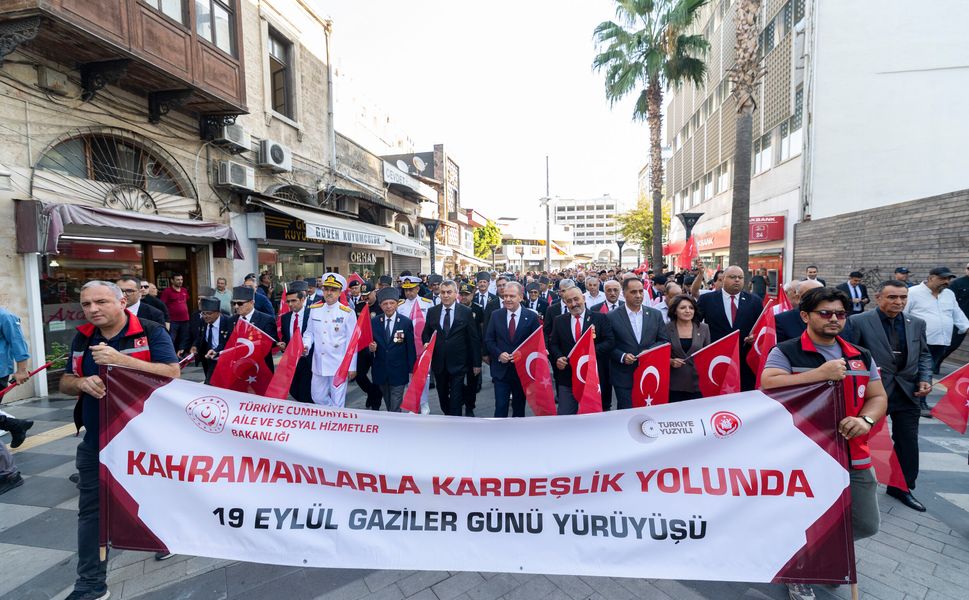 Gaziler Günü nedeniyle Mersin’de anma töreni yapıldı