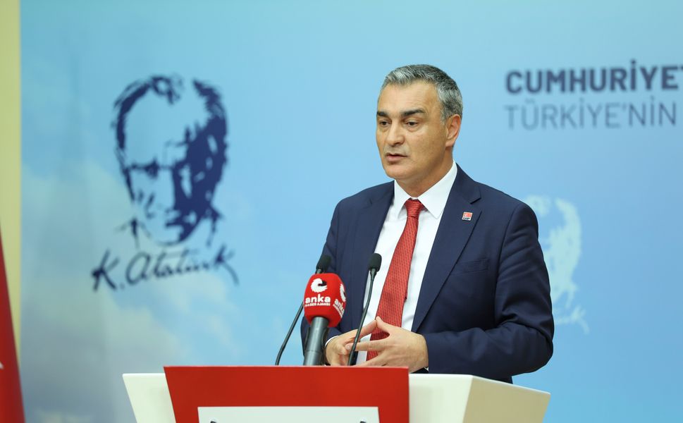 Sarı'dan Özgür Özel'e: ‘Ya yalan söylüyor ya da haberi yok’
