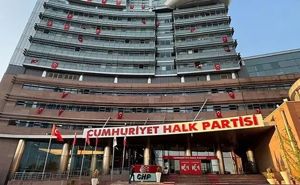 Altı Ankara'da ilçe belediye başkanı CHP'den istifa etti