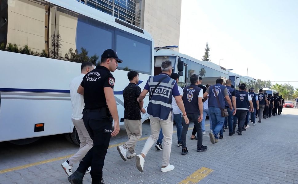 Tarsus'ta yasa dışı bahis operasyonu: 30 şüpheli tutuklandı