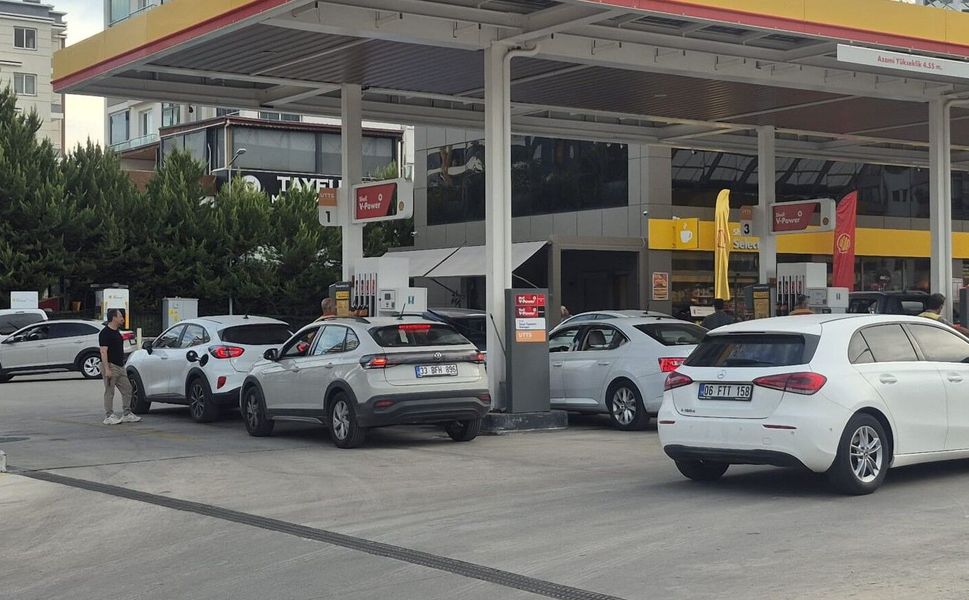 Mersin’de akaryakıt istasyonlarında 1 Ekim kuyruğu