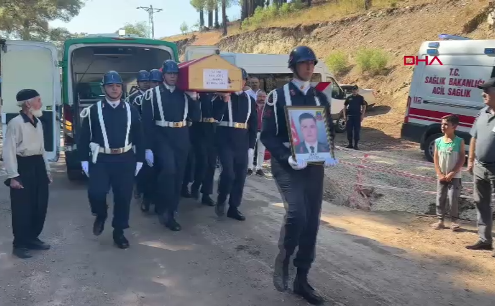 KKTC açıklarında hayatını kaybeden Jandarma Uzman Çavuş Fahri Ateş, Erdemli’de toprağa verildi
