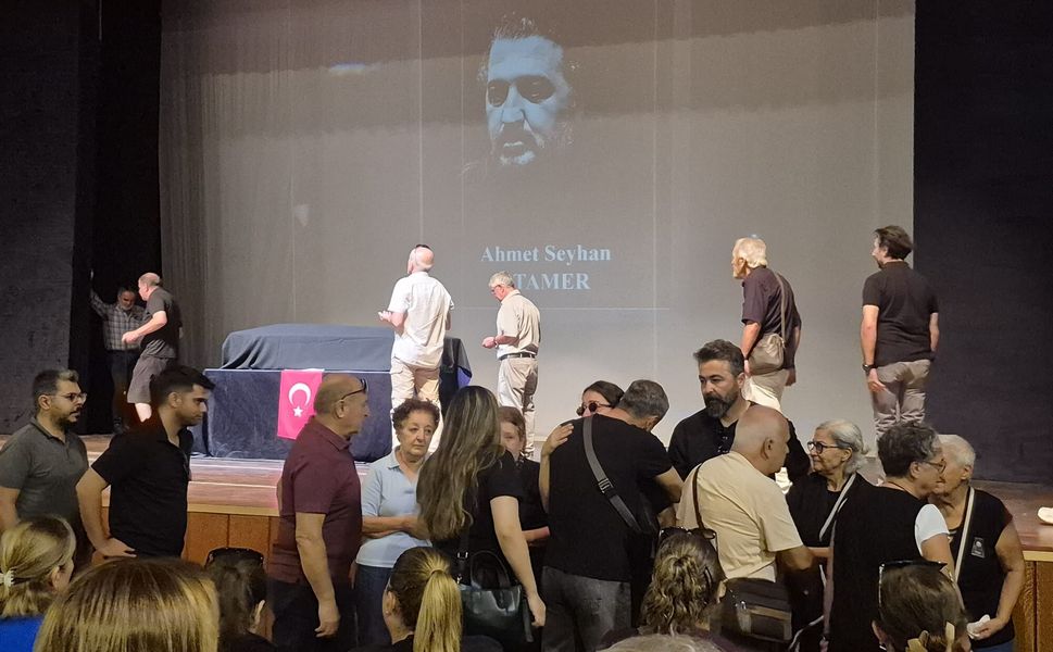 Mersin bir sanat emekçisini gözyaşlarıyla uğurladı