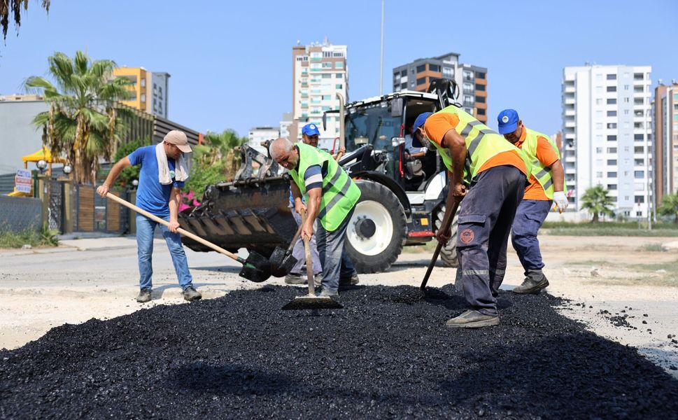 Toroslar’da yol ve üstyapı çalışmaları hız kesmeden sürüyor