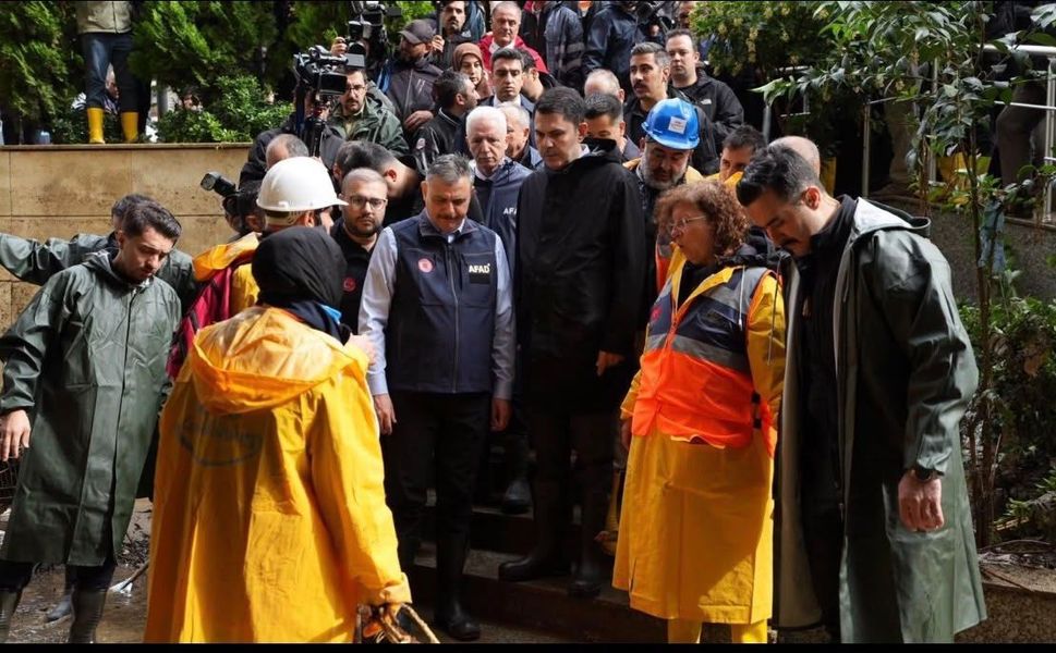 Sel ve su baskınlarıyla mücadelede 60 bin personel görevde