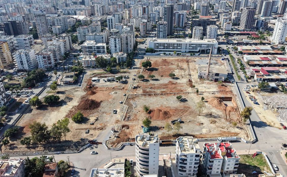 ‘Mezitli Kent Meydanı’ projesinde çalışmalar sürüyor