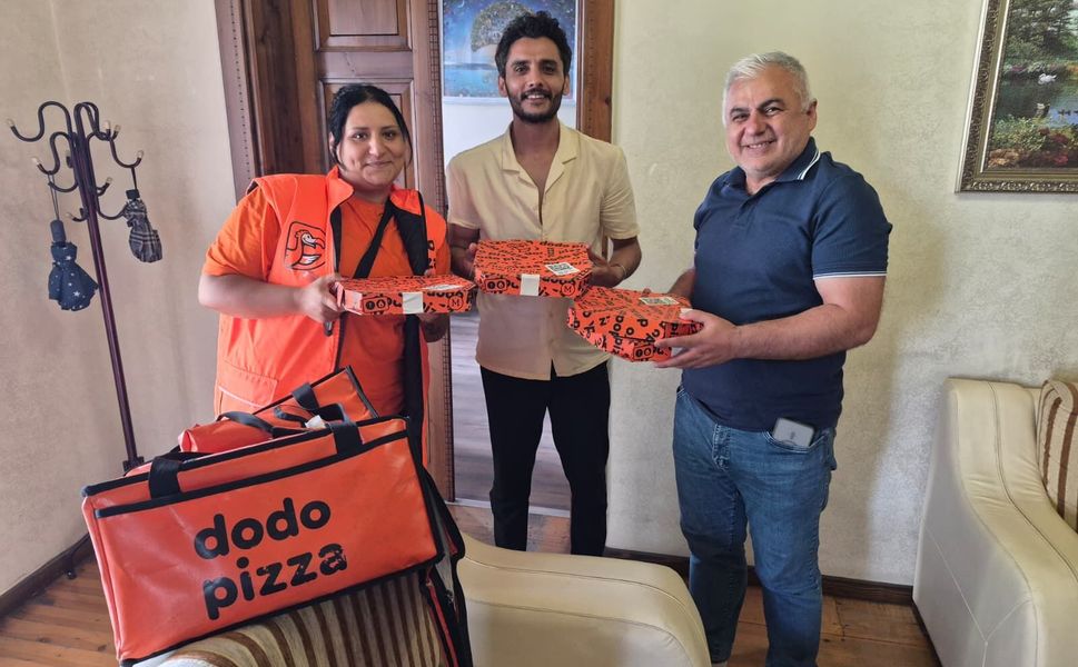 Dodo Pizza’dan sıcak ikram ve güler yüzlü ziyaret