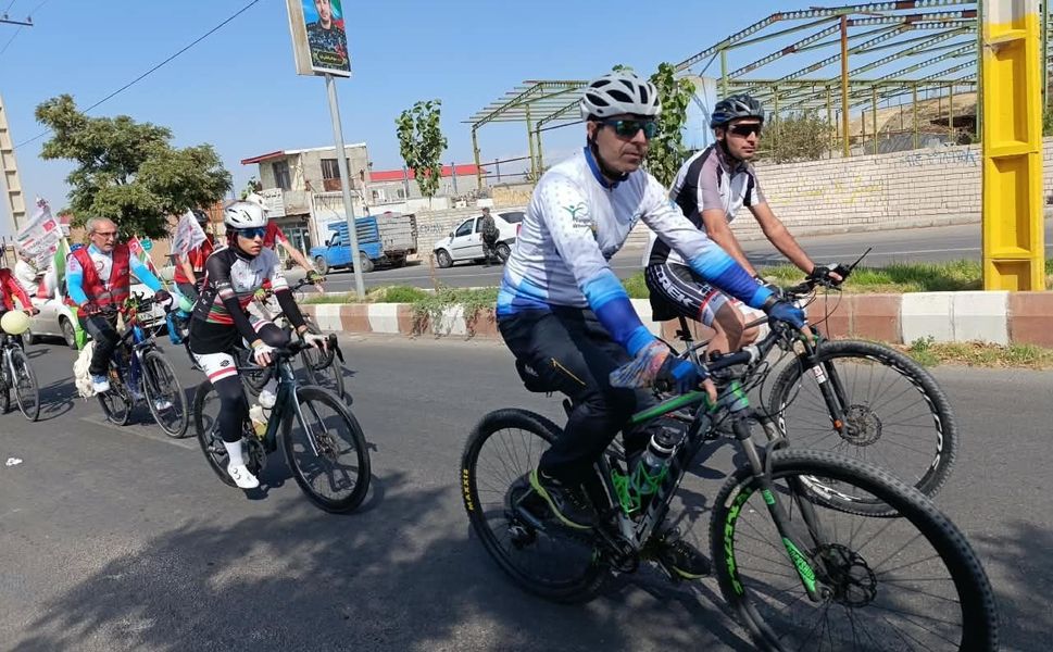 İran’da katledilen çocuklar için pedal çevirdiler