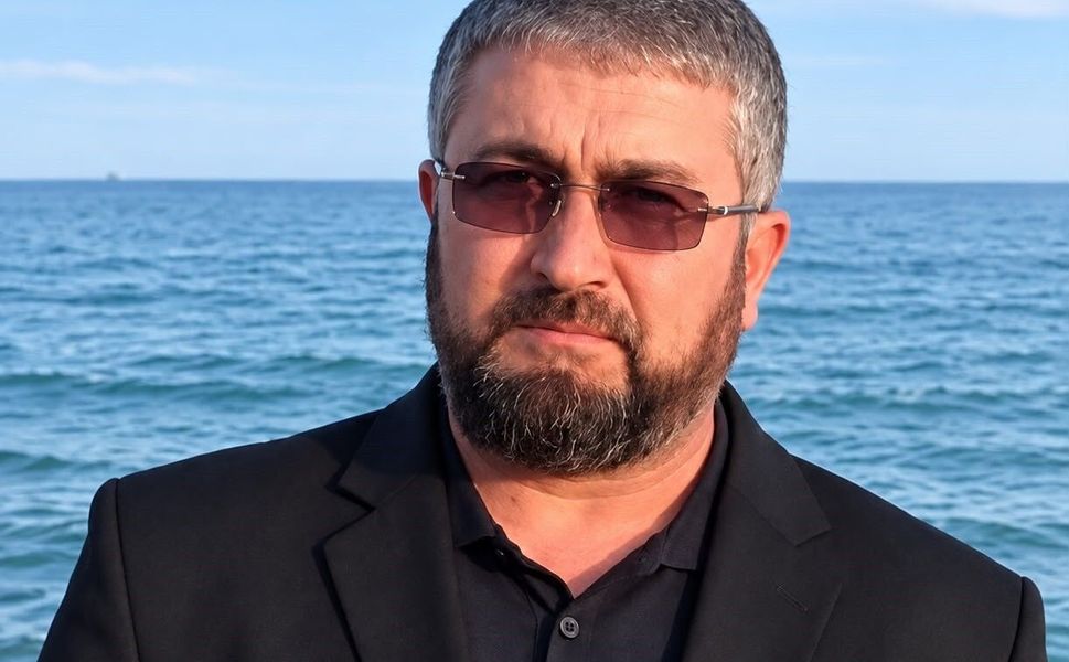 Mezarlıkta budama yaptığı ağaçtan düşen imam öldü