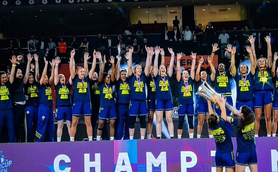 FİBA Kadınlar Süper Kupasını Fenerbahçe kazandı
