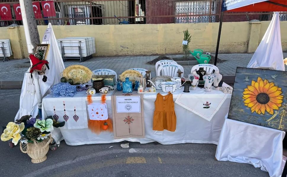 Mersin Halk Eğitimi Merkezi’nden mahalle buluşmasına katkı