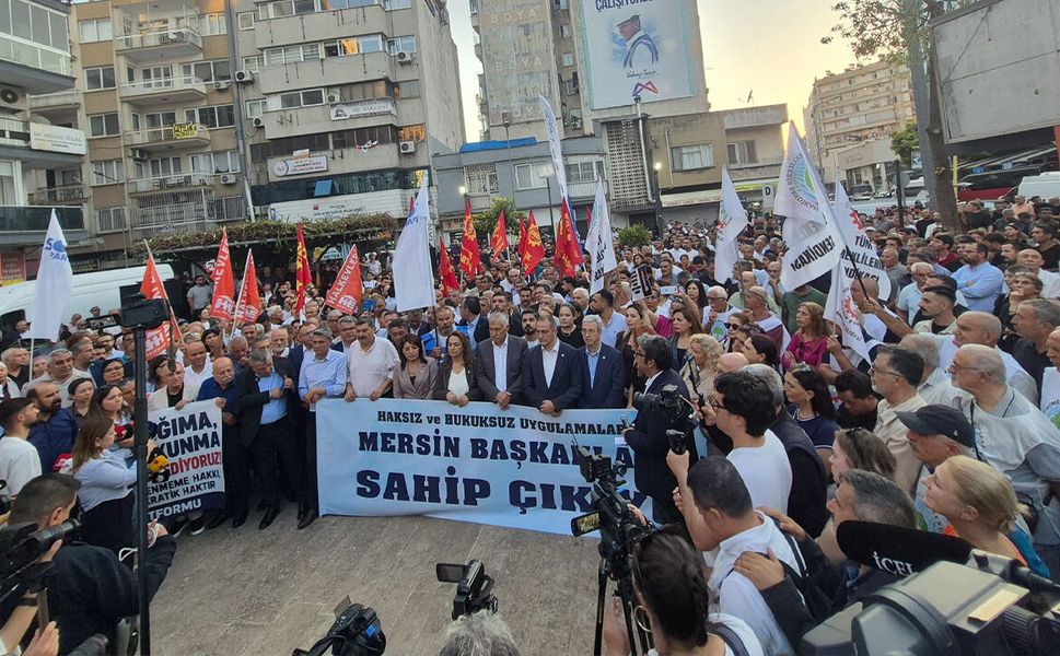 Mersin'de tutuklu belediye başkanlarına destek!