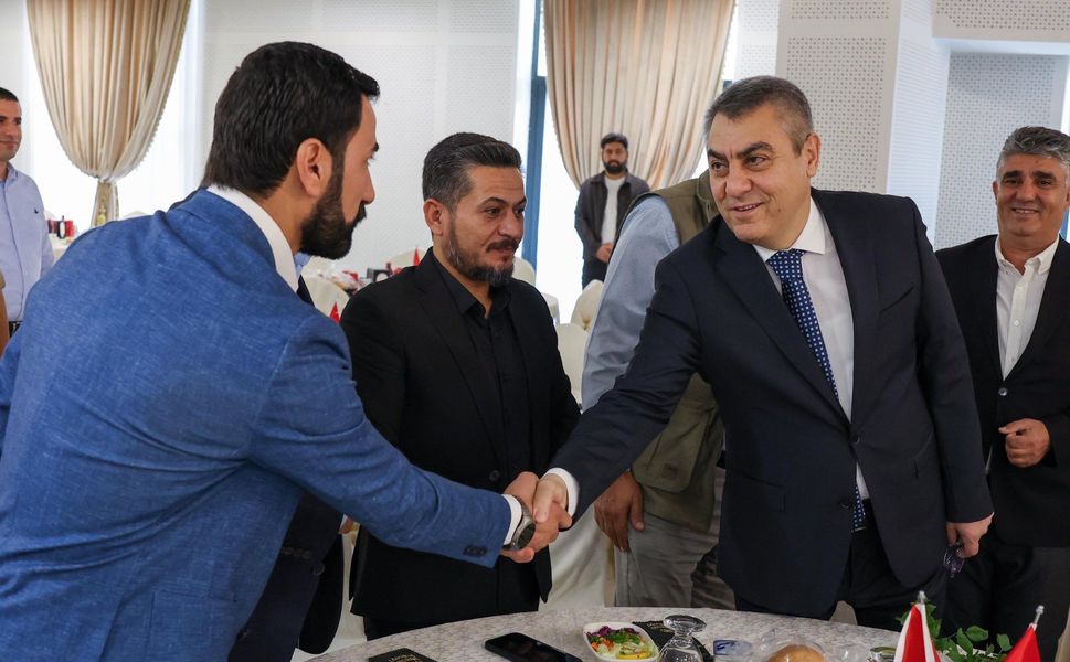 Mersin Valisi Toros, muhtarlarla bir araya geldi