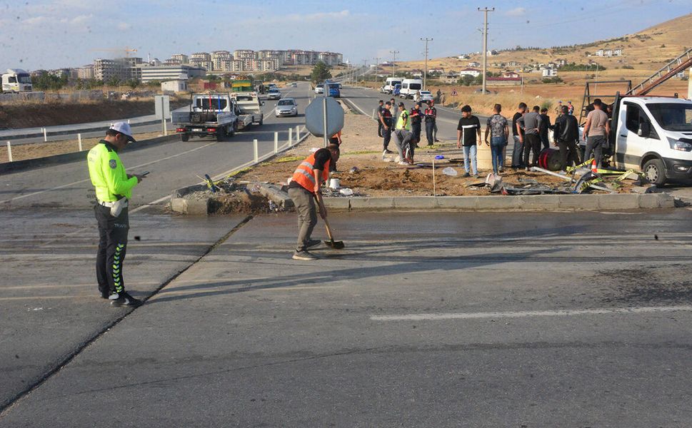 MHP milletvekilinin de bulunduğu kazada 1 ölü, 7 yaralı