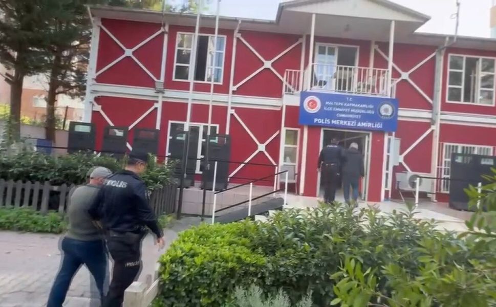 Çöken binanın mimarı ve şantiye şefi tutuklandı