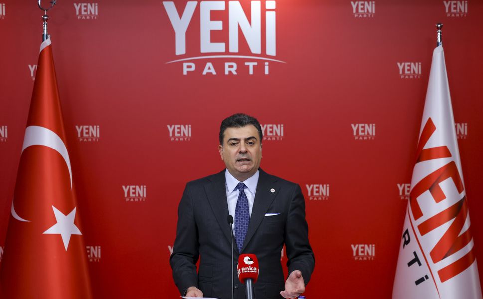 'Fon krizinde 8 milyar lirayı alıp gitmişler'