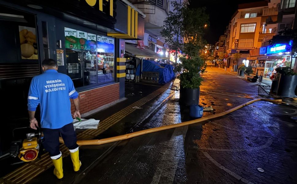 Yenişehir Belediyesi’nden su baskınlarına jet müdahale