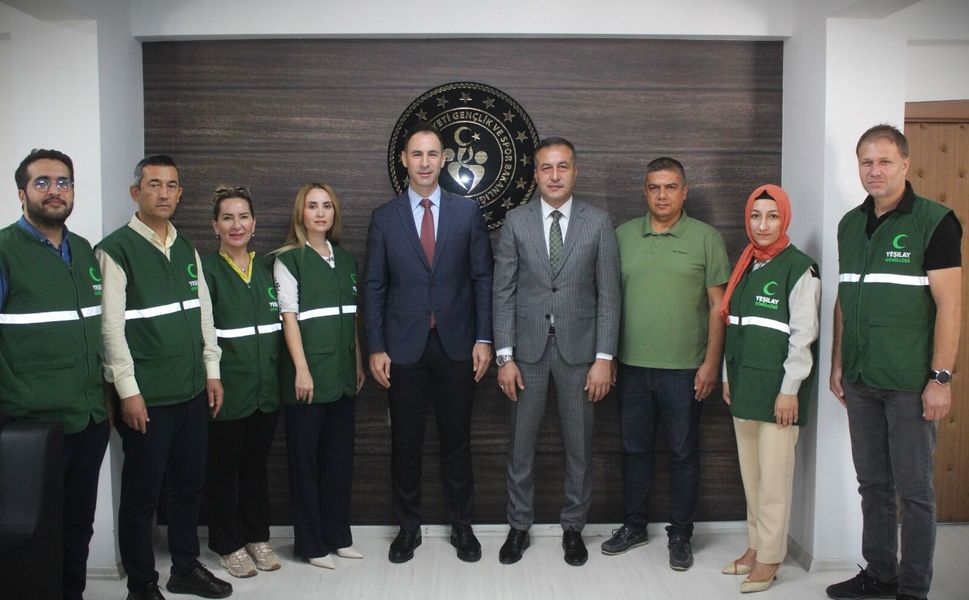 Yeşilay Mersin’den Göksun Öz’e ziyaret