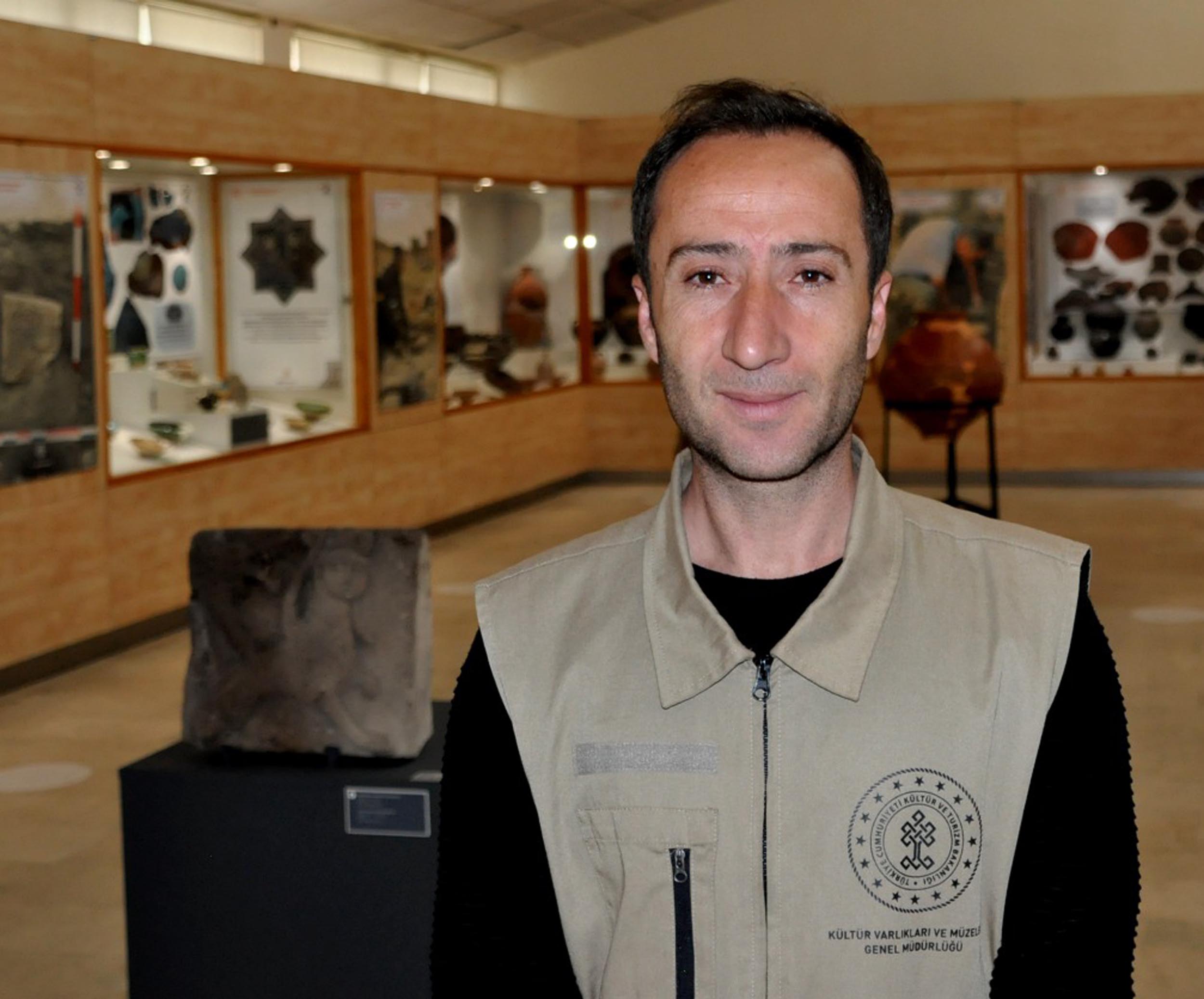 H Z. I S A’ N I N O L D U G U D E G E R L E N D I R I L E N F I G U R 717541 212221