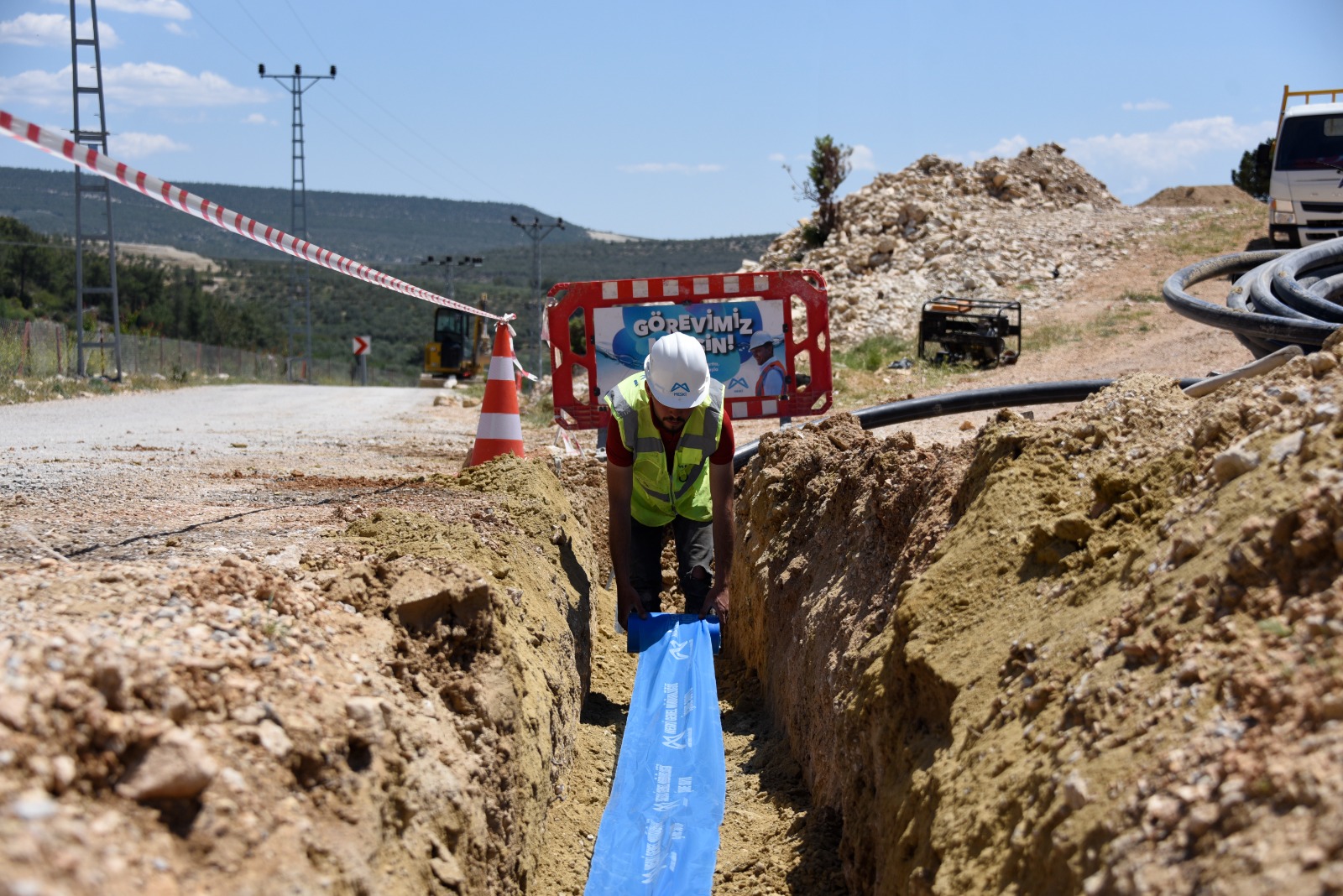 Meski̇, Kelceköy Mahallesi̇’nde İçme Suyu Hat Yeni̇leme Çalişmalarina Devam Edi̇yor (2)