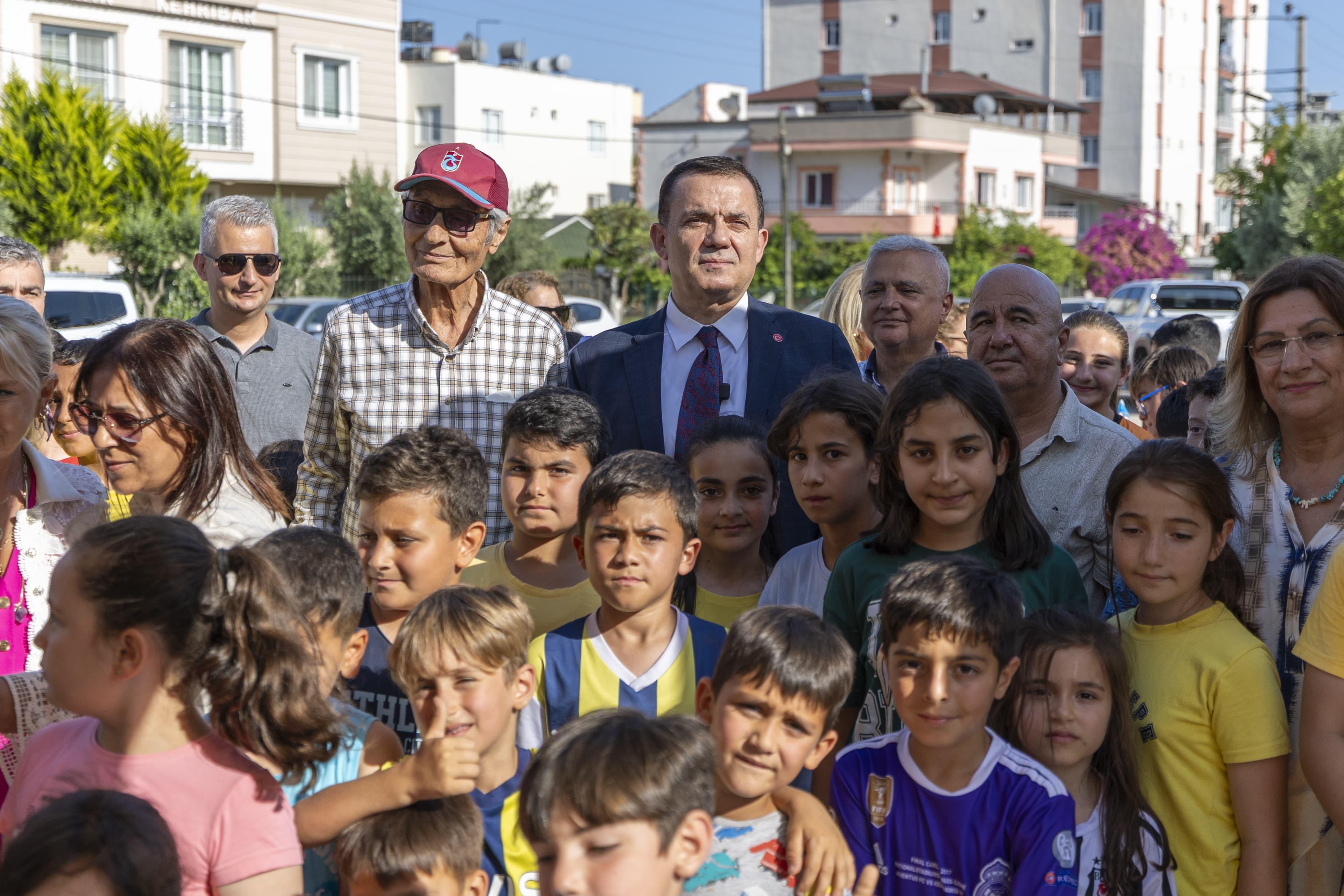 Yenişehir Belediyesi Çocuklar Için Mahallelerde Halı Saha Açmaya Devam Ediyor (2) (1)