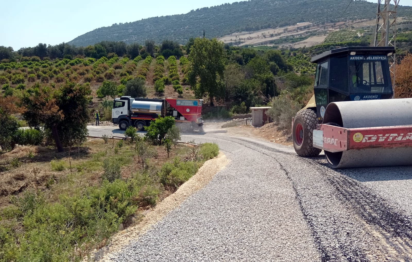 Akdenizde Bahçe Yolları Soğuk Asfalt Ile Kaplanıyor 3