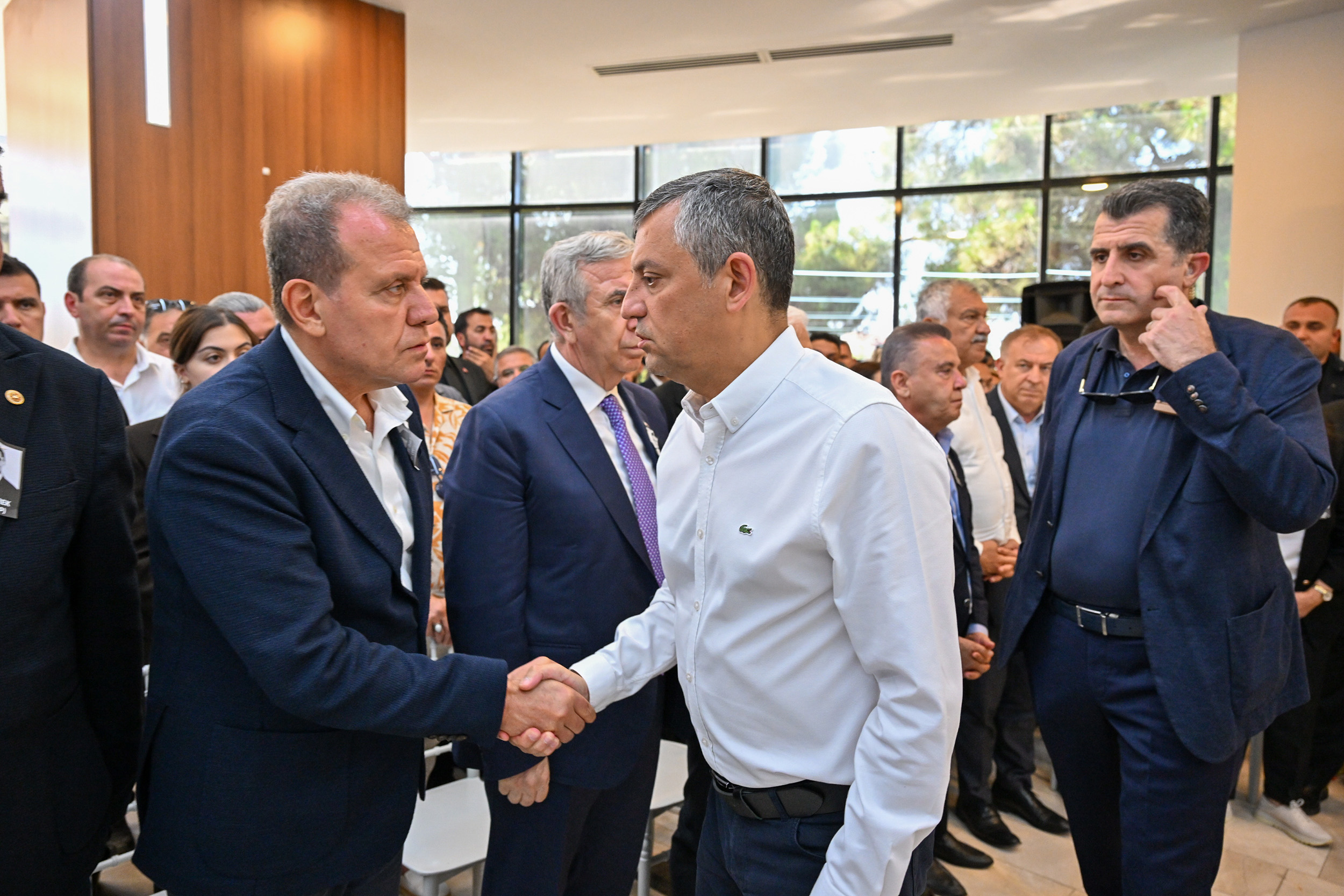 Başkan Seçer, Mani̇sa Büyükşehi̇r Beledi̇ye Başkani Ferdi̇ Zeyrek’i̇n Mani̇sa’daki̇ Cenaze Töreni̇ne Katildi (10)