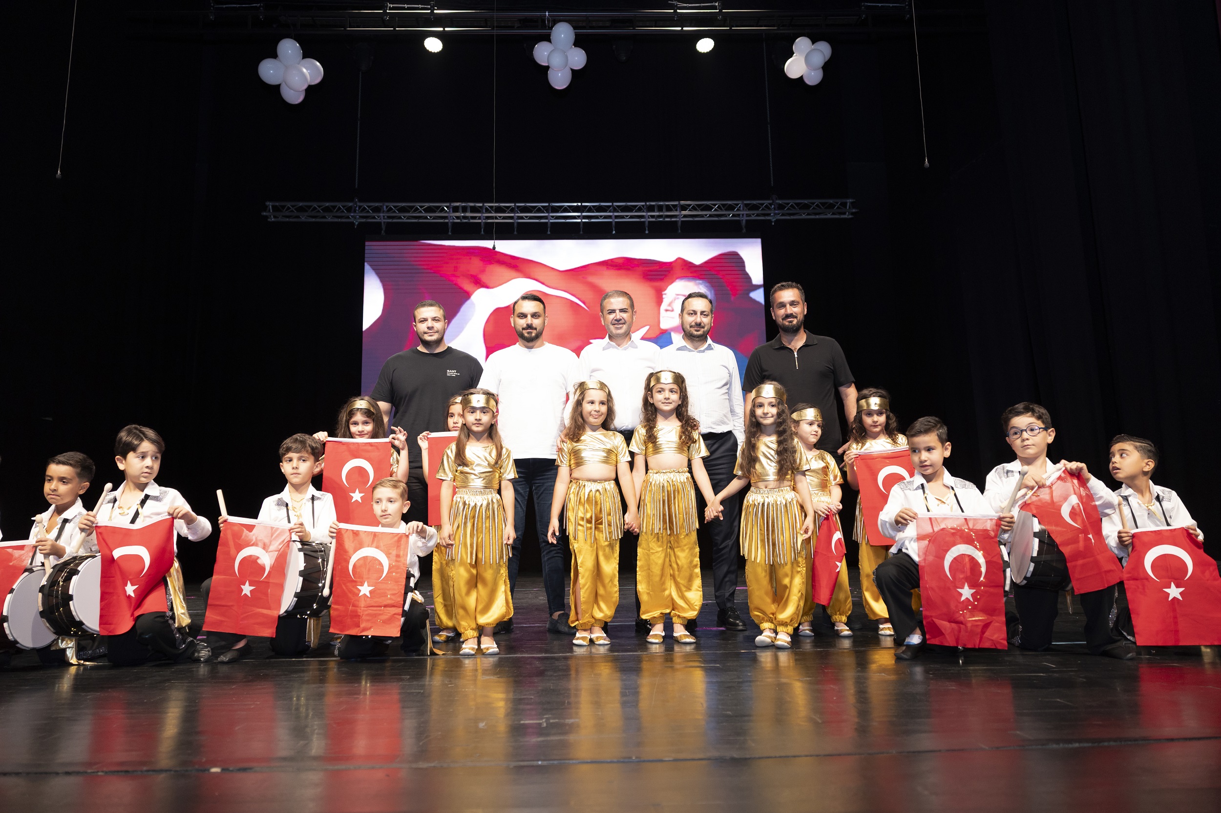 Mezi̇tli̇ Beledi̇ye Kreşleri̇nde Mezuni̇yet Heyecani (2)