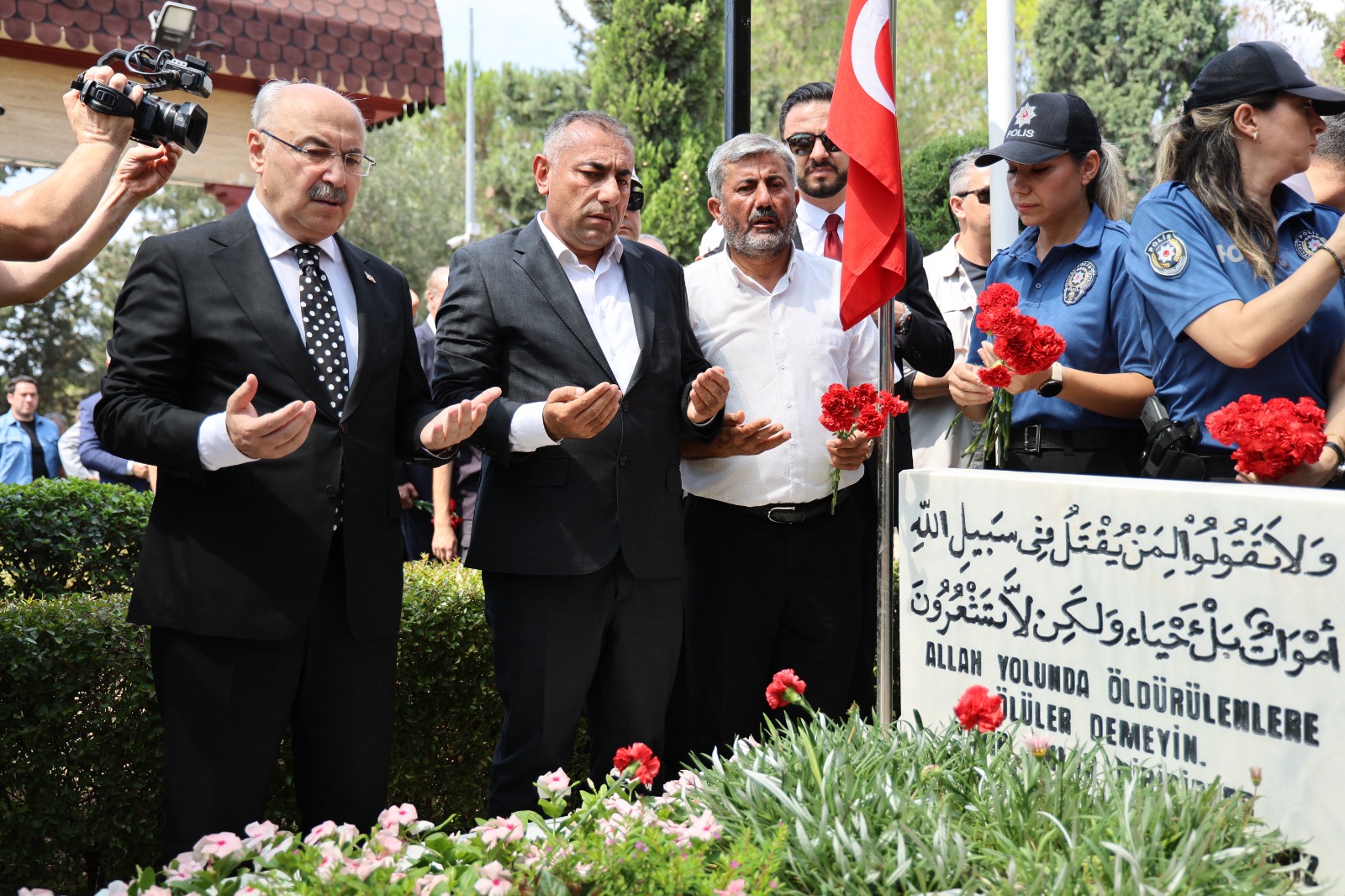 15 T E M M U Z D A S E H I T O L A N I K I Z P O L I S M E M U R 814553 241231