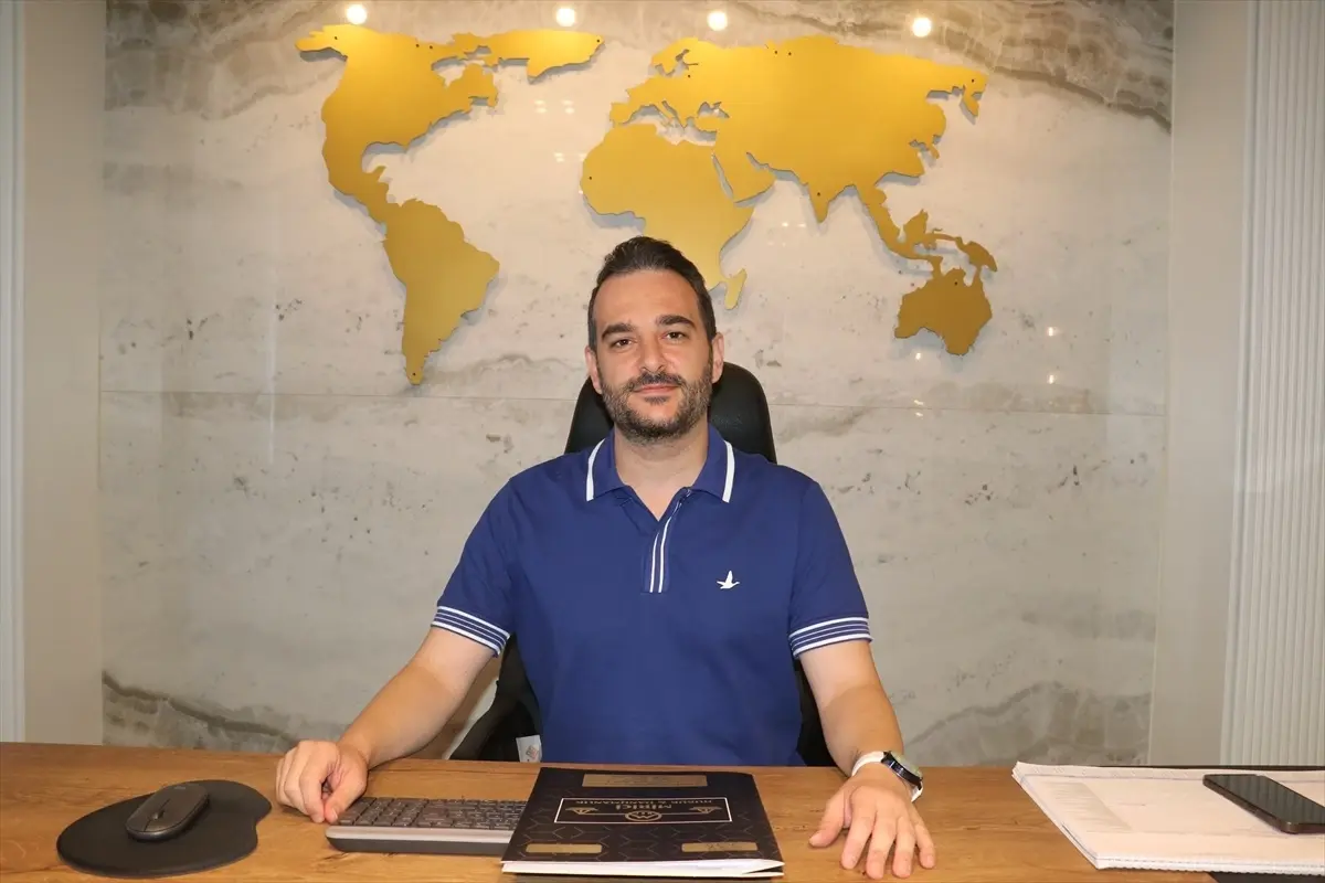 Agiz Gargarasindaki Alkol Nedeniyle Kesilen T 18958437 Amp