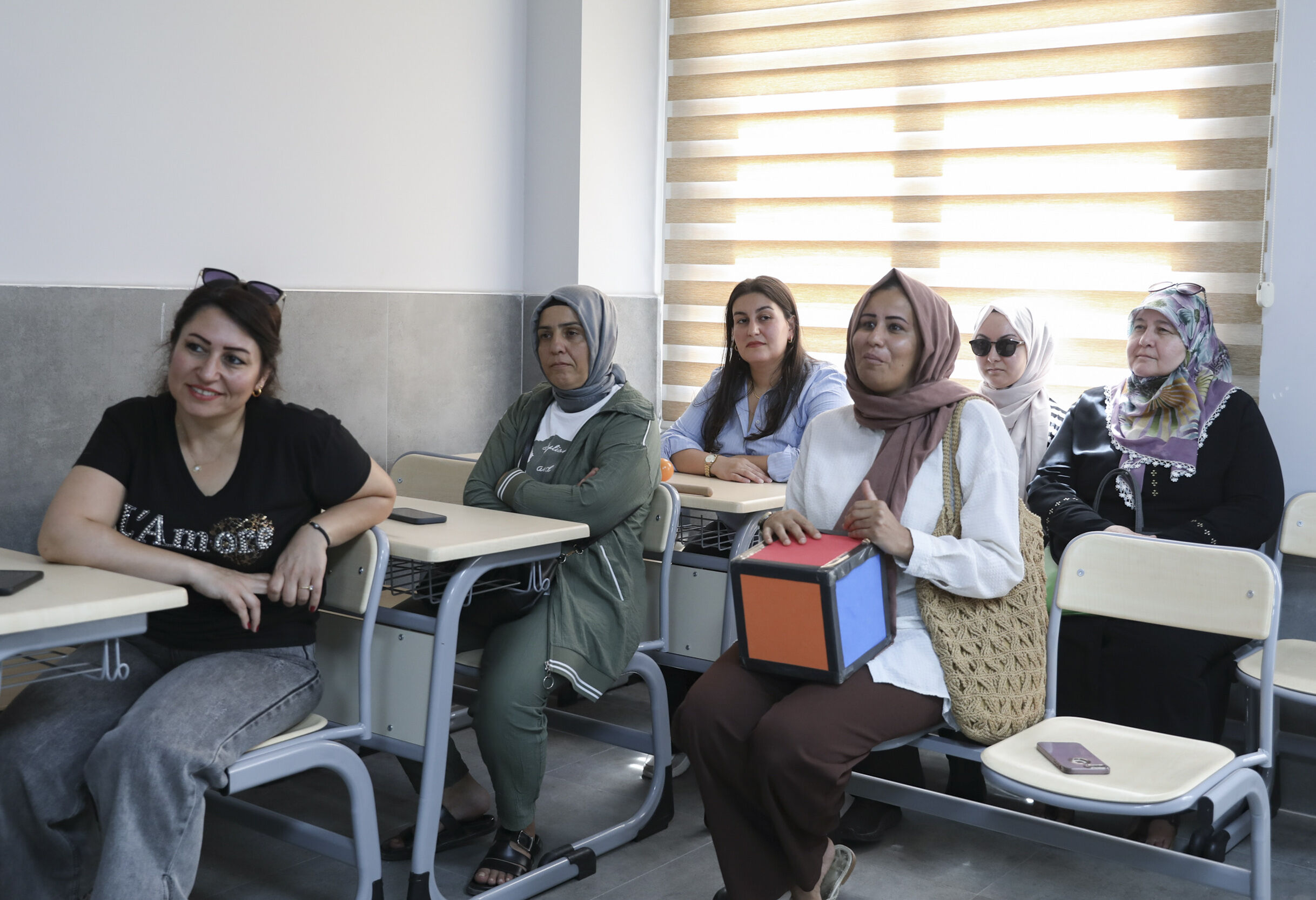 Büyükşehi̇r Ebeveynleri̇n Çocuklariyla İleti̇şi̇mi̇ne Işik Tutuyor (2)