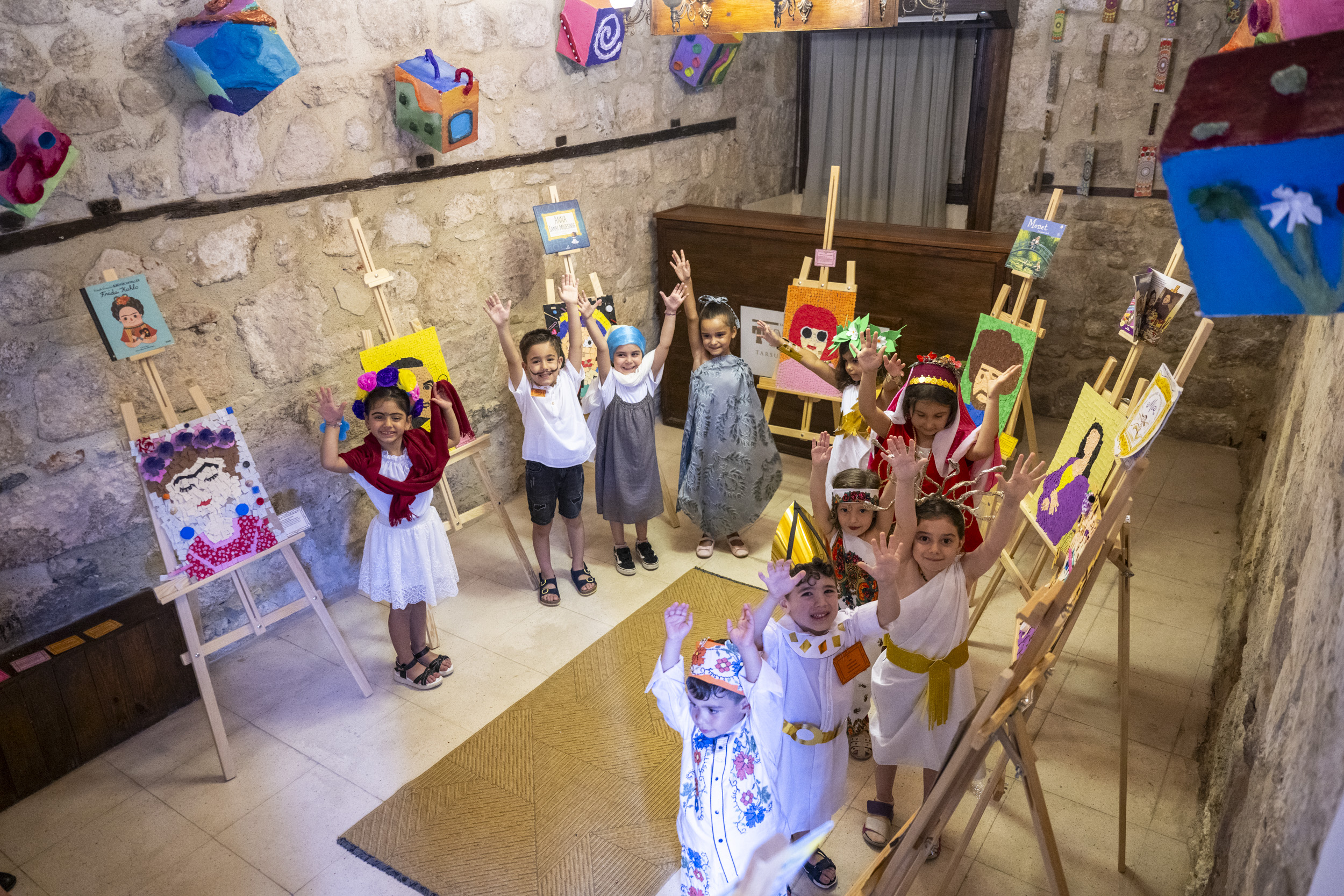 Mi̇ni̇kleri̇n Firçasindan Çikan Renkli̇ Hayaller Tadeka’da Sergi̇leni̇yor (3)