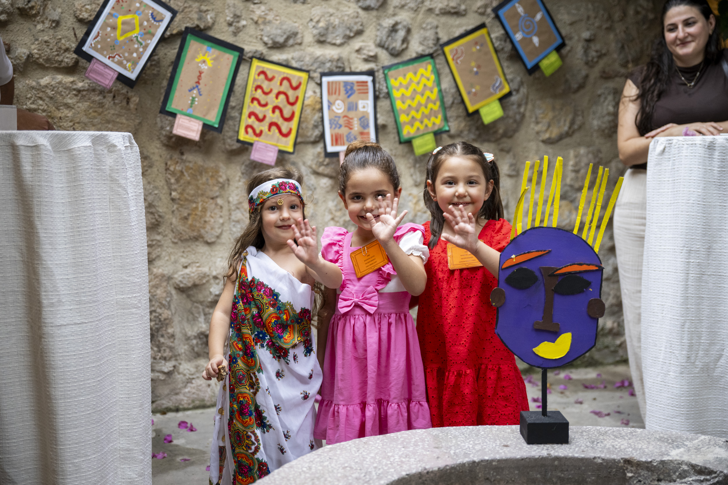 Mi̇ni̇kleri̇n Firçasindan Çikan Renkli̇ Hayaller Tadeka’da Sergi̇leni̇yor (6)