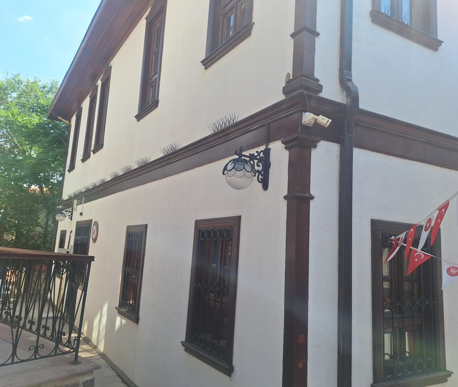 S A H T E E I M Z A I D D I A N A M E S I 120 B I N T L Y E 848269 251502