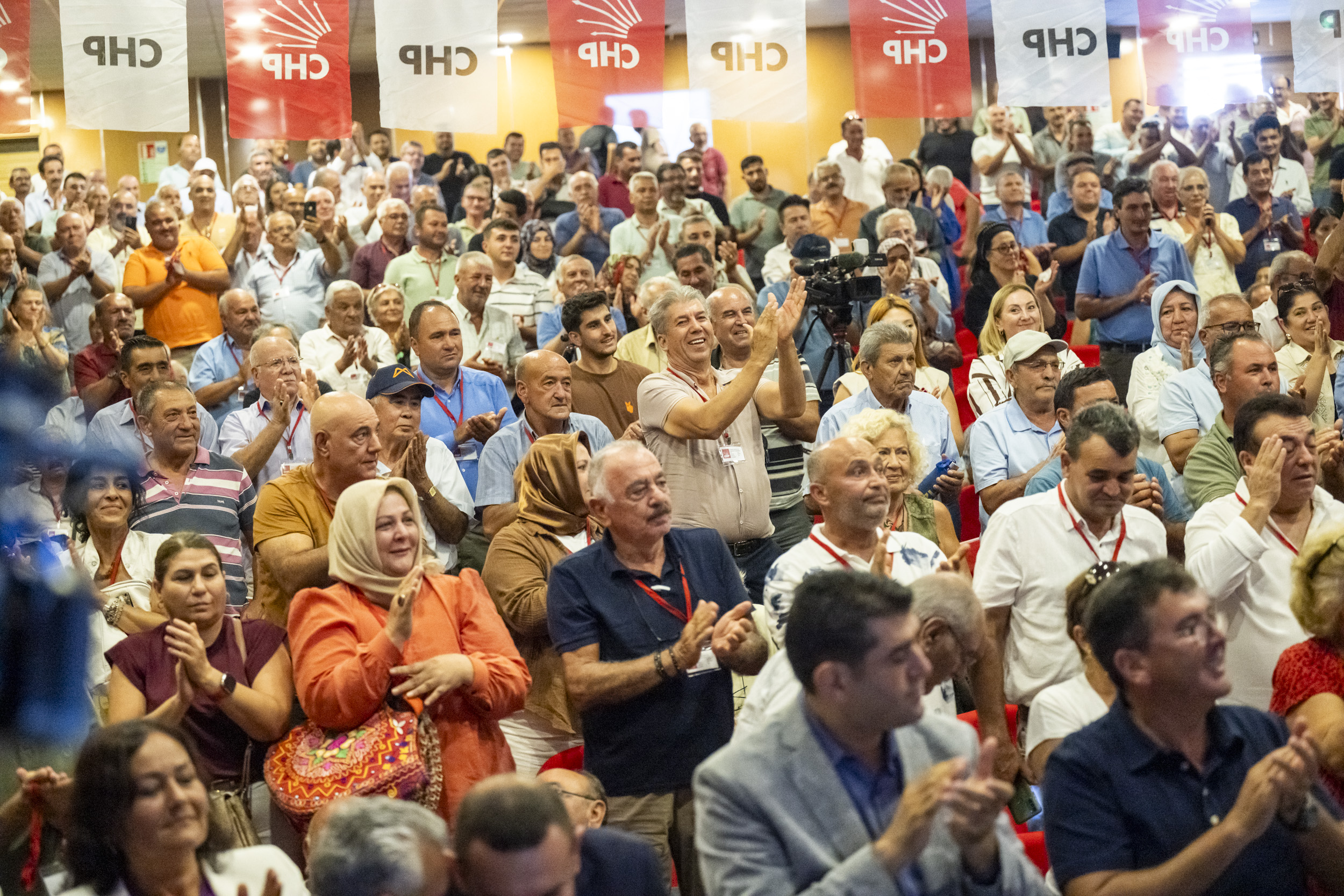 Başkan Seçer, Chp’ni̇n Erdemli̇ İlçe Kongresi̇’ne Katildi (7)