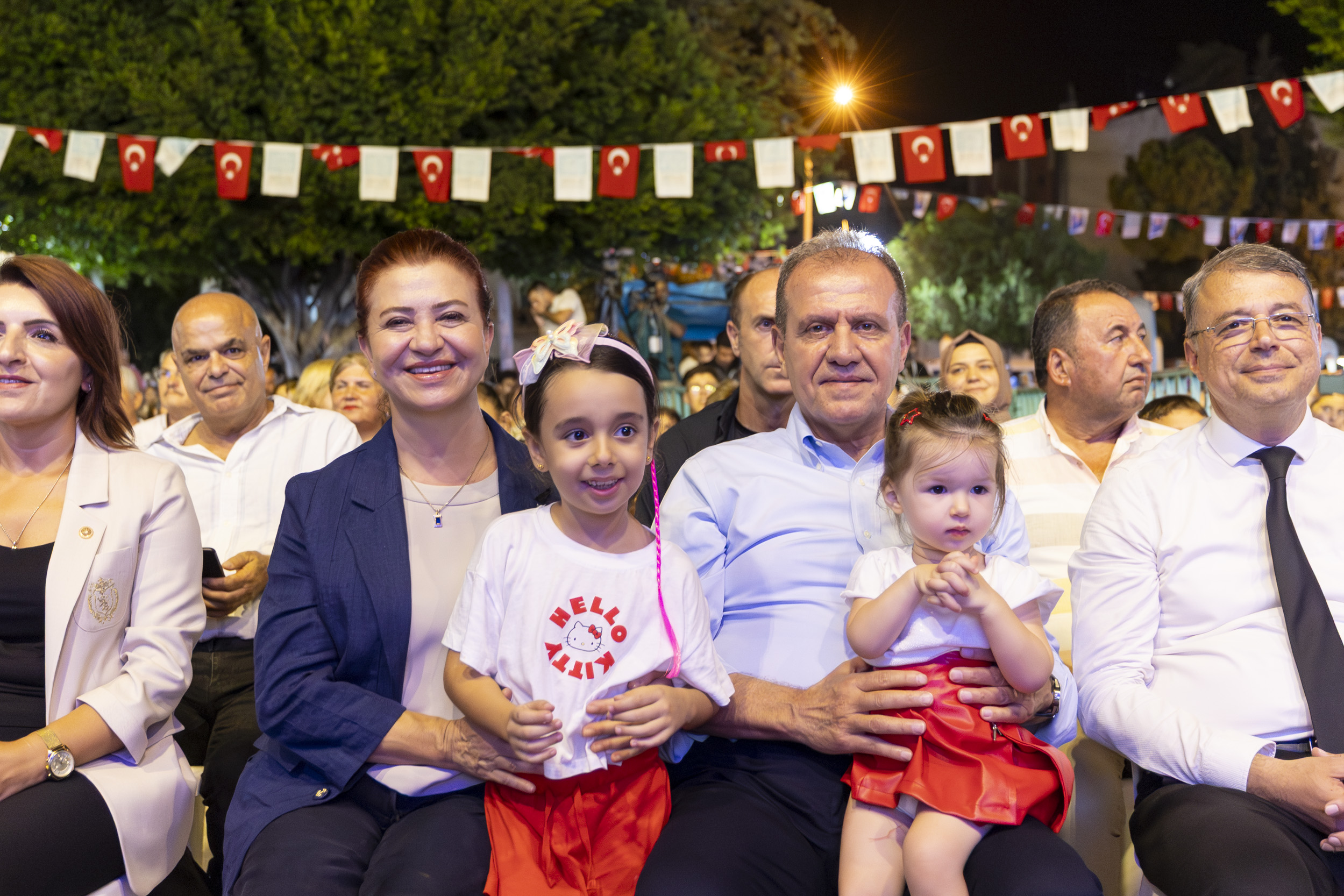 Başkan Seçer Ve Meral Seçer, ‘52. Uluslararasi Si̇li̇fke Müzi̇k Ve Folklor Festi̇vali̇’ni̇n Açilişina Katildi (3)