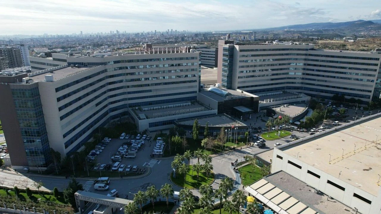 Mersin Sehir Hastanesi Depremde Bolgenin Yukunu Sirtlandi 1 Scaled