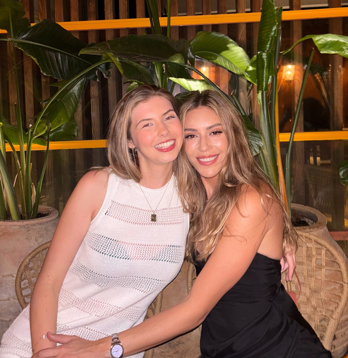 Sinem Kobal Ve Katie Christie (2)