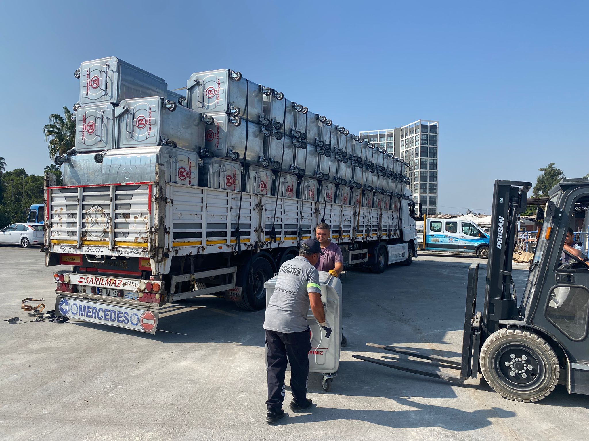 Yeni Çöp Konteynerleri (3)