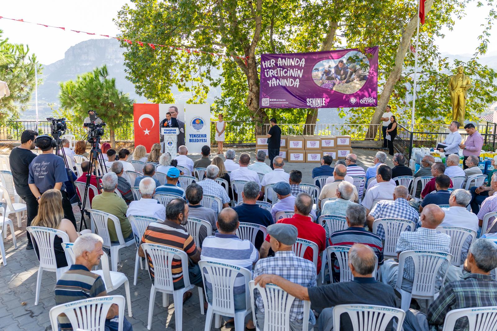 Yenişehir Belediyesinin Hibe Ettiği Safran Soğanları Toprak Buluştu (7)