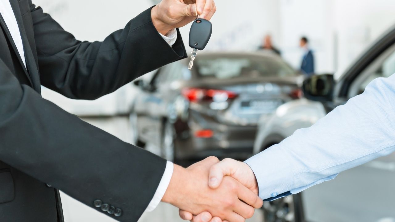 Otomobil piyasasında, özellikle 2010–2015 yılları arasında üretilmiş, şehir içi kullanıma uygun ve bakım maliyeti düşük modeller öne çıkıyor.