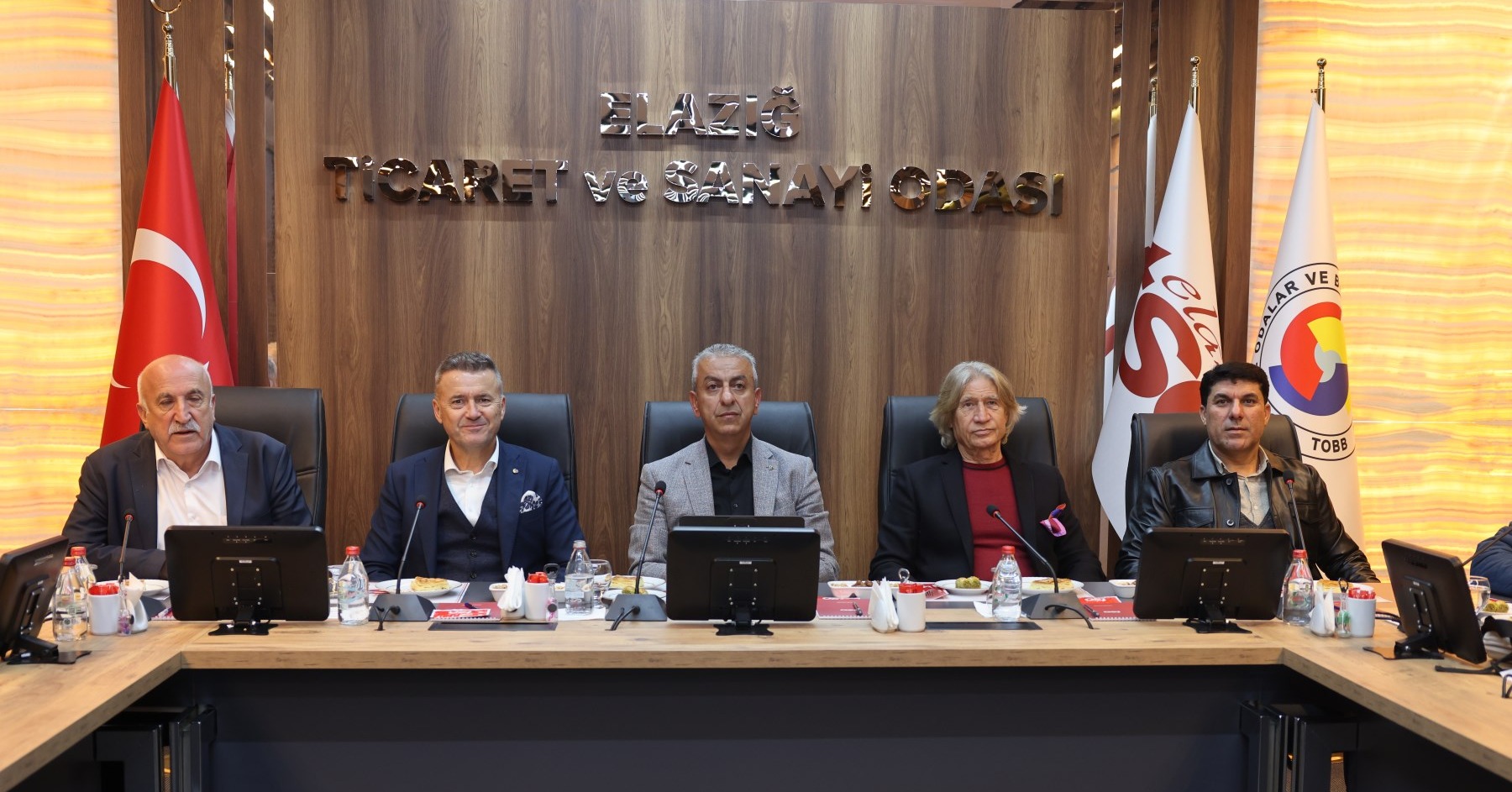 571760613 1414062847392522 1387017130390390537 N